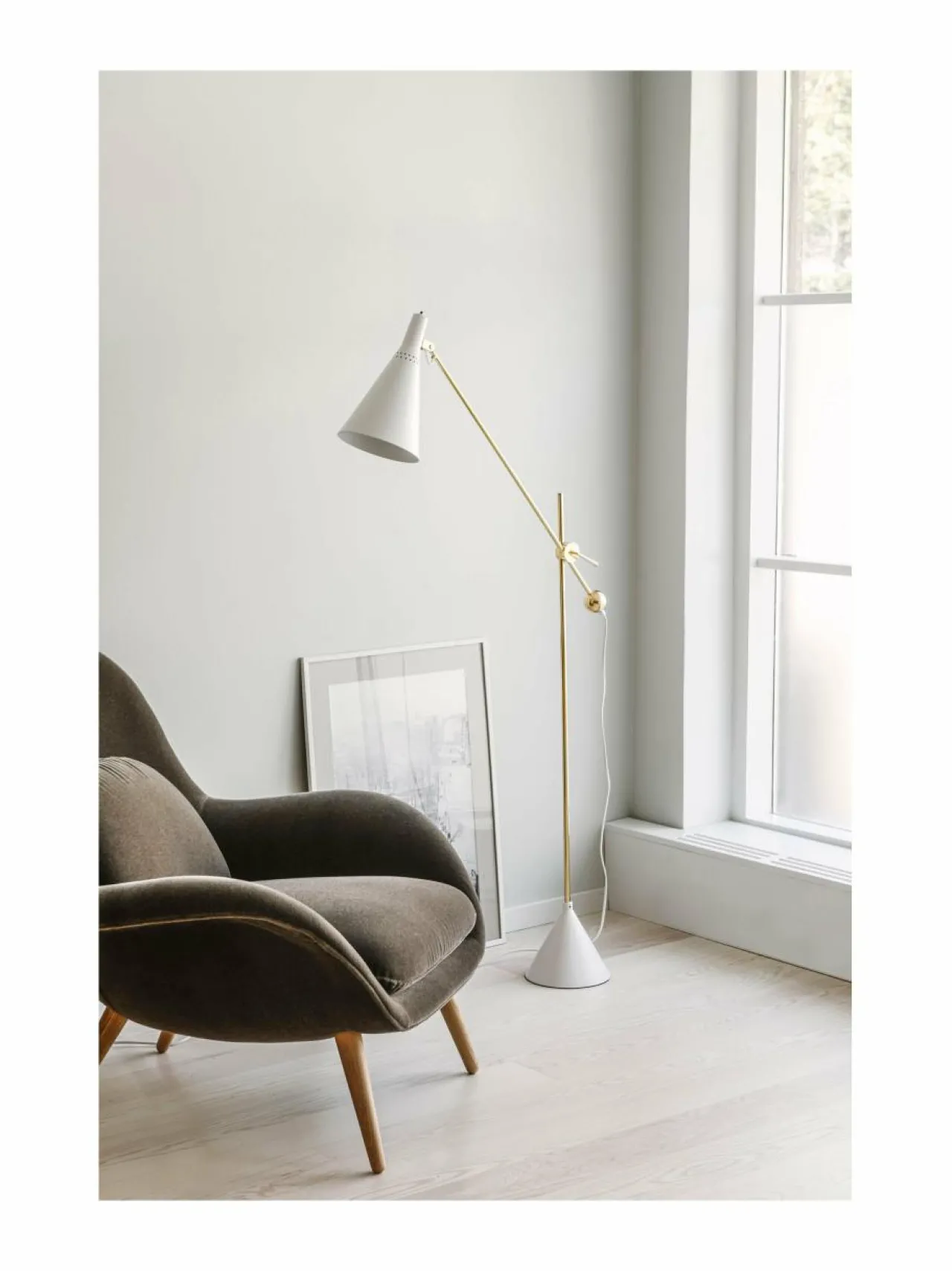 Lattiavalaisimet<Innolux Tapio-lattiavalaisin WHITE/BRASS