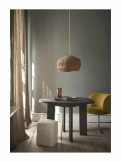 Pöydät<Ferm Living Tarn-puinen ruokapöytä SAND