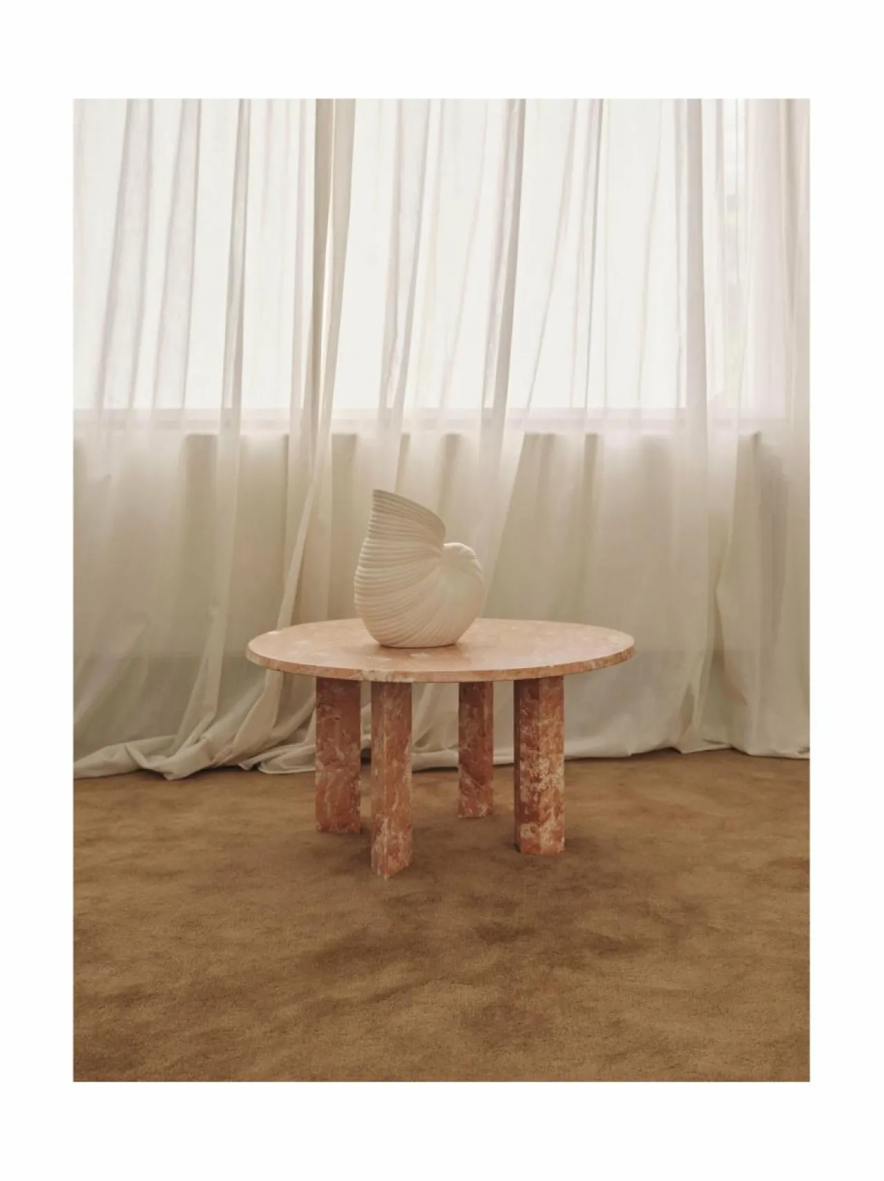 Ferm Living Taula-marmorinen sohvapöytä^ Pöydät