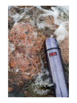 Retkeilytarvikkeet<Thermos Midnight Blue 0,75 l TUMMANSININEN