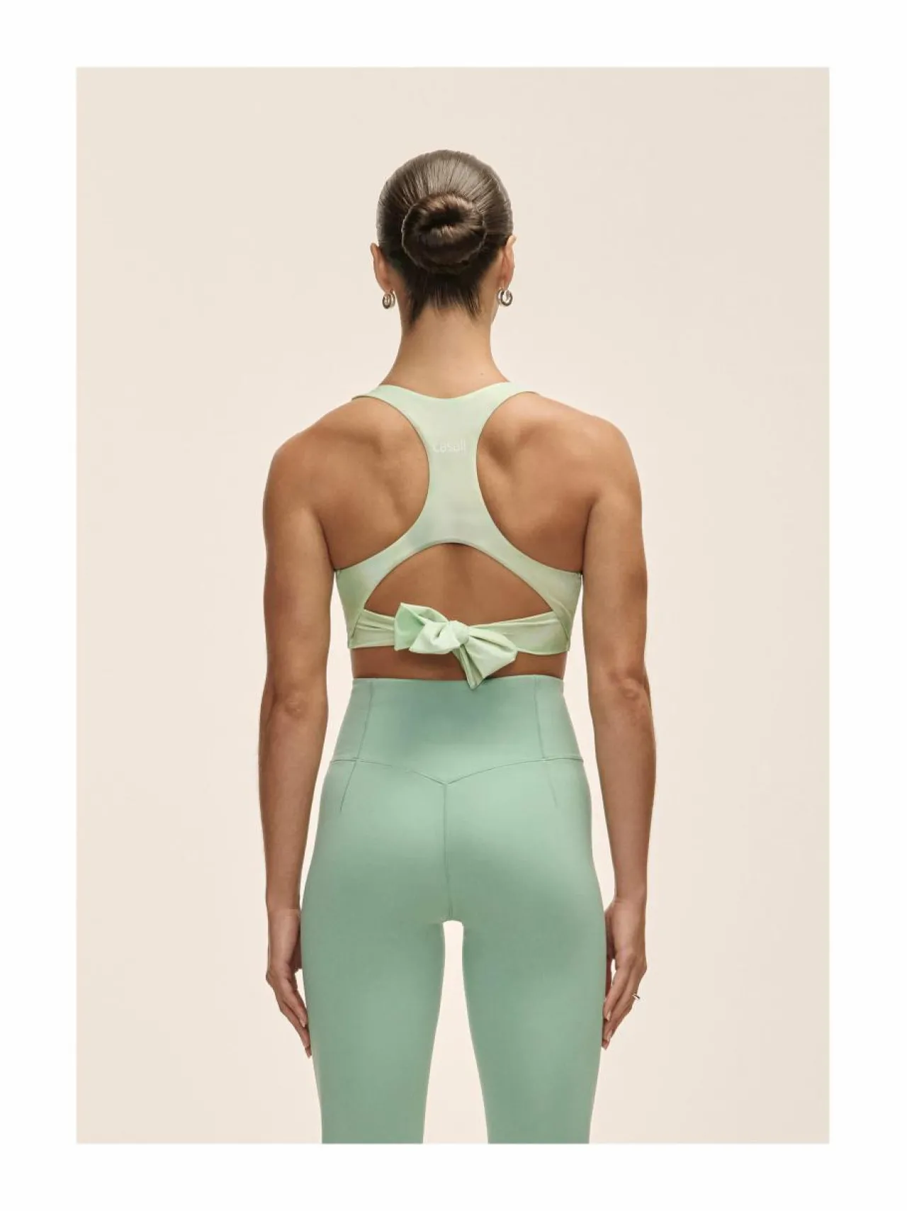 Paidat, Hupparit & Colleget<Casall Tie Back -treenitoppi 591 ILLUSION GREEN