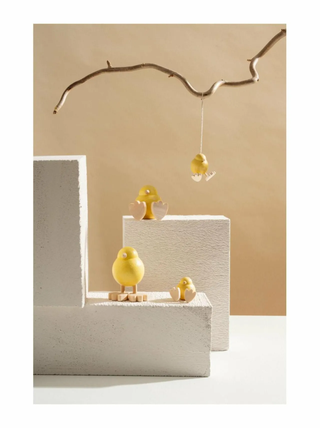 Koriste-Esineet<Aarikka Tipi- seisova puufiguuri 7,5 cm U491 YELLOW