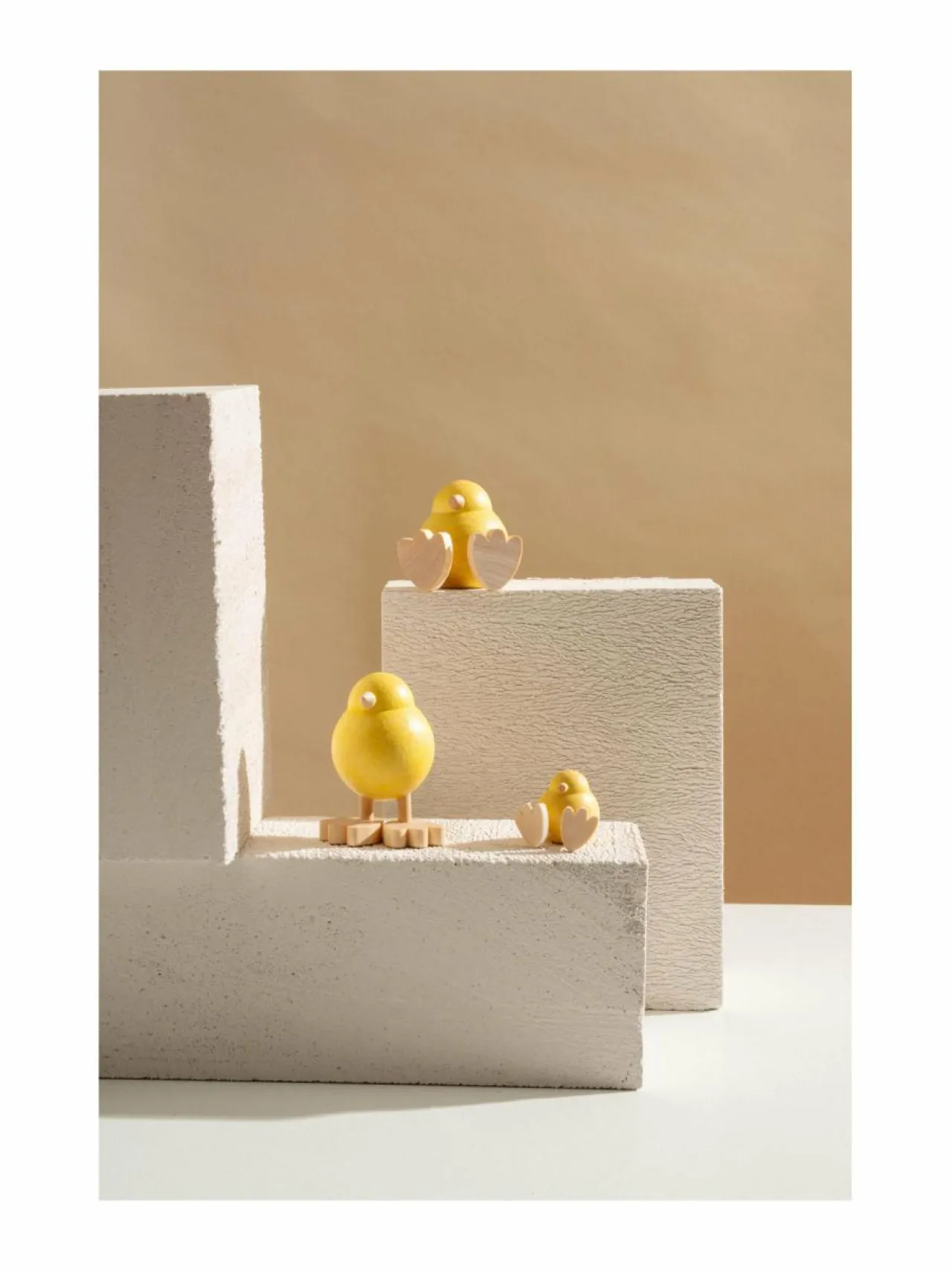 Koriste-Esineet<Aarikka Tipi- seisova puufiguuri 7,5 cm U491 YELLOW