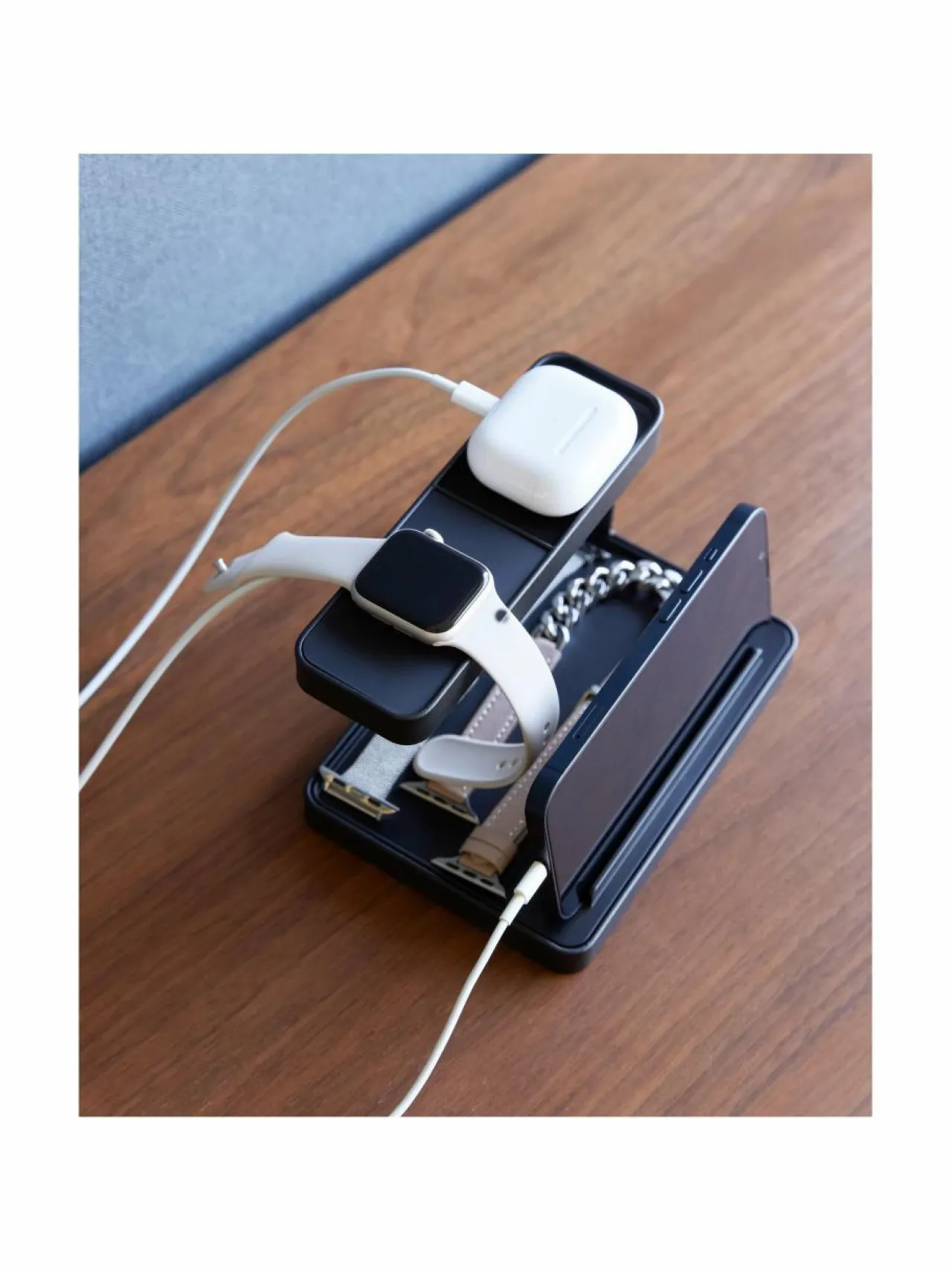 Yamazaki Tower Smartphone & Device -latausteline^ Säilytys