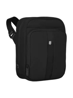 Laukut<Victorinox Travel Gear Travel Companion -olkalaukku 6 l MUSTA