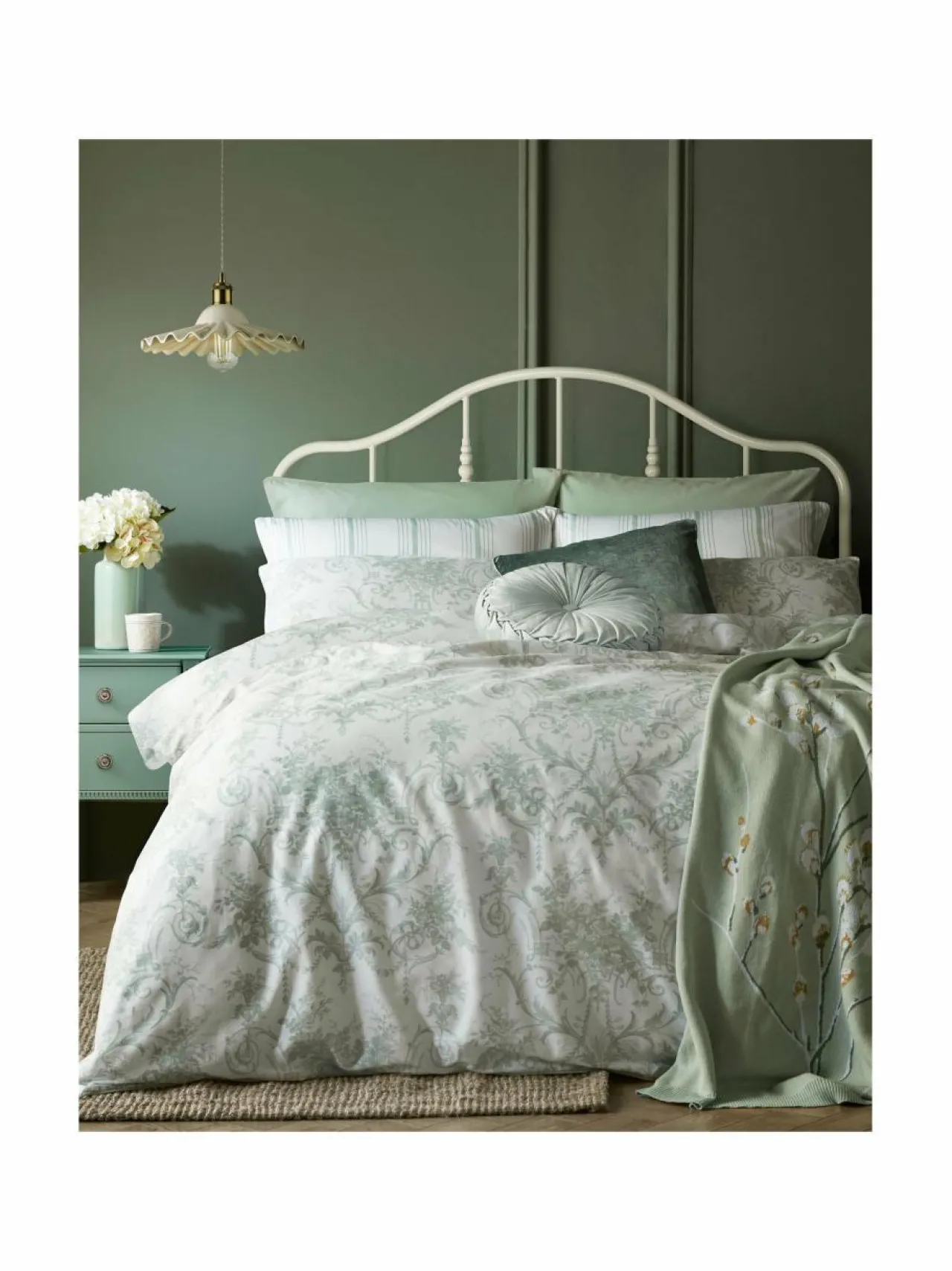 Laura Ashley Tuileries-satiinipussilakana^ Liinavaatteet