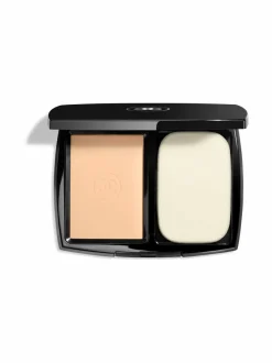 Kasvot<CHANEL ULTRA LE TEINT Ultrawear All Day Comfort Flawless Finish Compact Foundation
