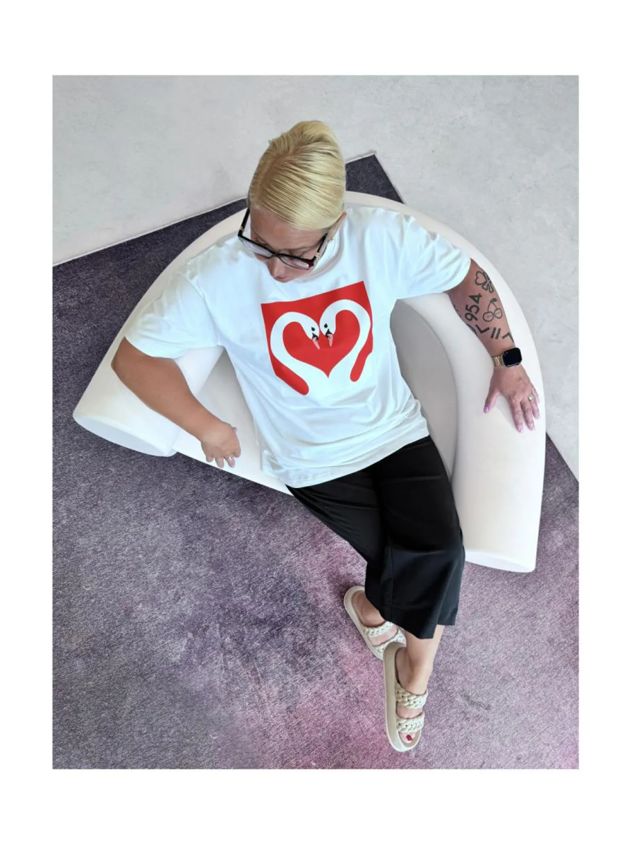 Paidat, Hupparit & Colleget<YO ZEN Unisex T-paita, Love Swans, VALKOINEN