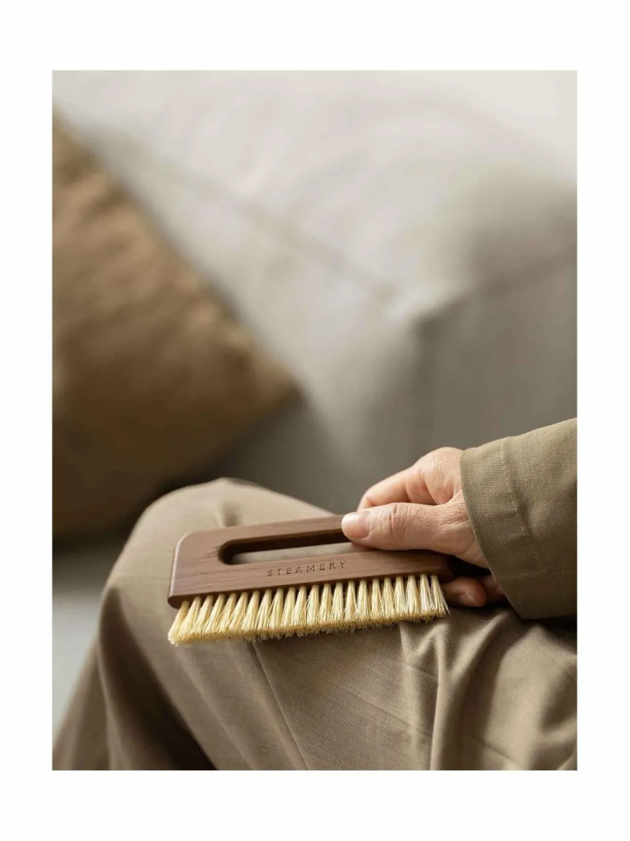 Stockholm Steamery Vegan Pocket Brush -vaateharja^ Pyykkihuolto