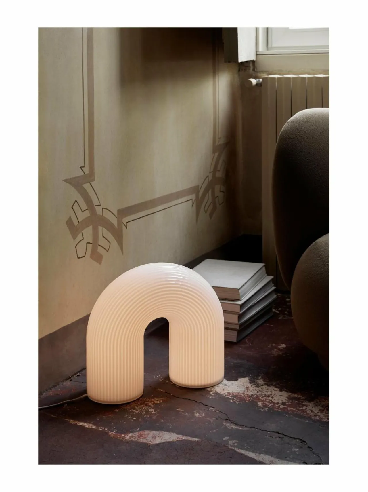 Ferm Living Vuelta-pöytävalaisin^ Lattiavalaisimet