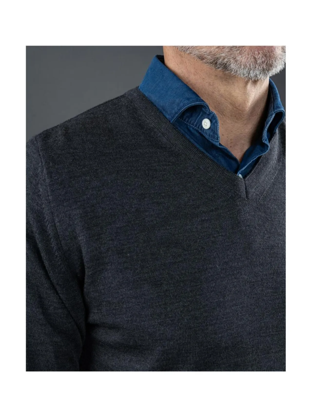 Berkeley Wilton Merino V-neck -villaneule^ Neuleet