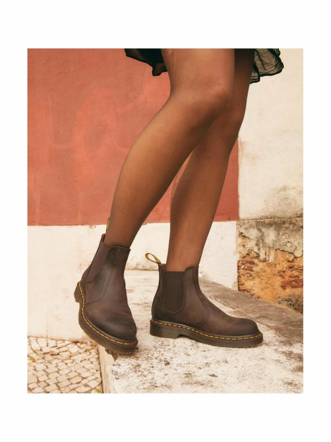 Nilkkurit<Dr. Martens Yellow Stitch Crazy Horse Chelsea -bootsit DARK BROWN