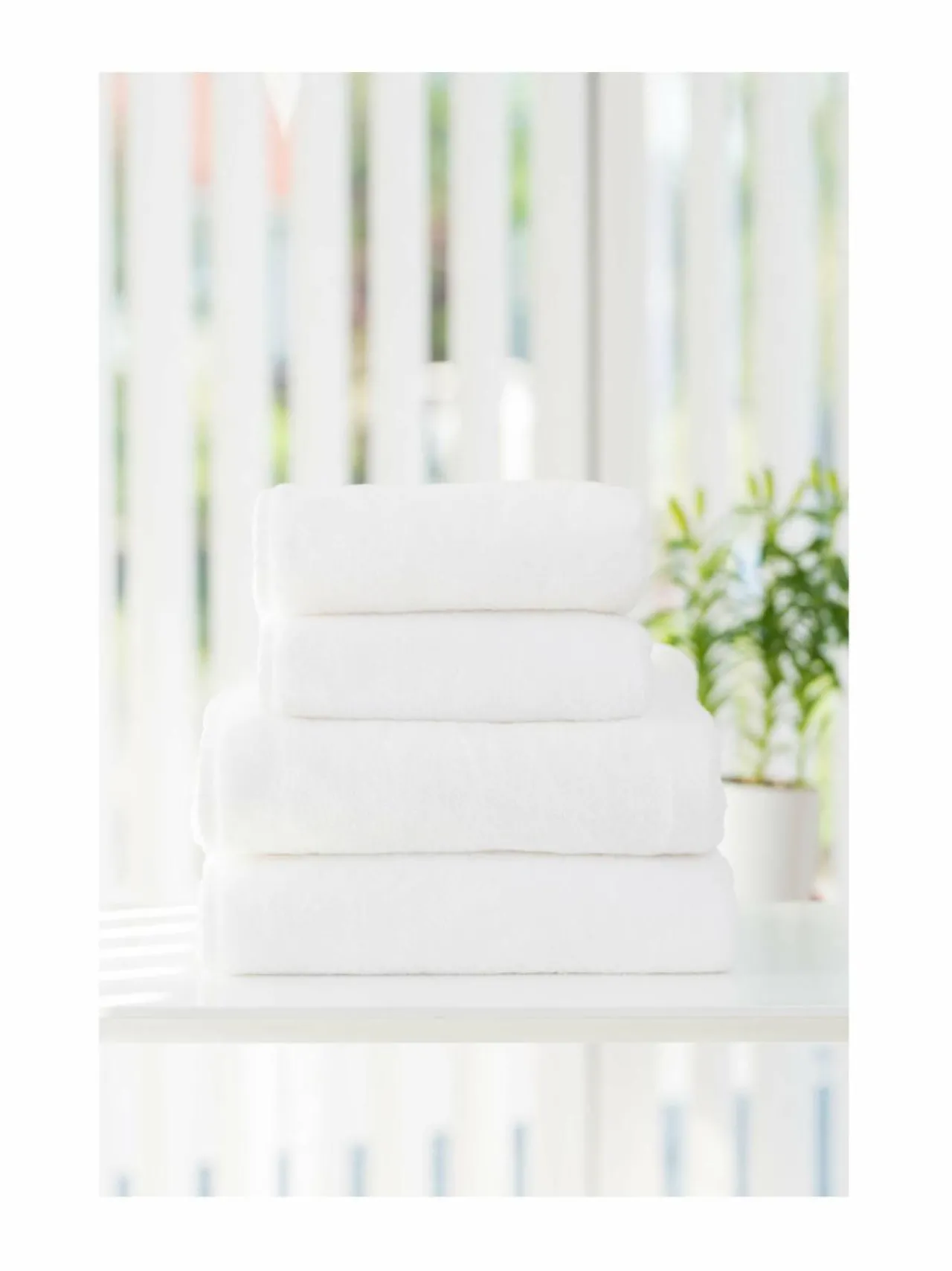 Kylpyhuonetekstiilit<LUIN LIVING Your Home Your Spa -pyyhe SNOW