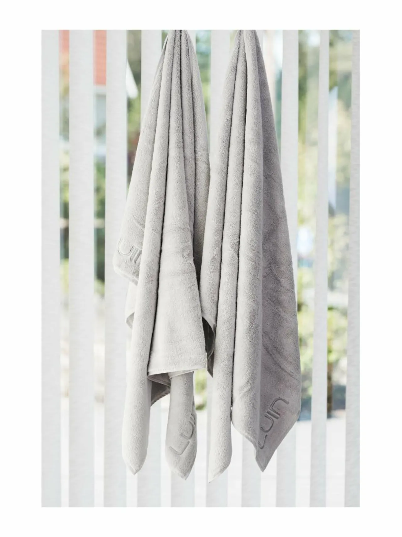 Kylpyhuonetekstiilit<LUIN LIVING Your Home Your Spa -pyyhe PEARL GREY